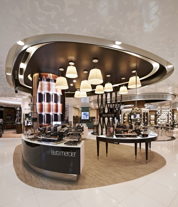 Seven beauty brands at TANGS present themselves in the form of new, shop-in-shop beauty boutiques instead of the traditional beauty counter. This is in line with the their vision of a new hybrid shopping concept, which combines the coziness of shopping in department stores and the flagship boutique experience previously only found in shopping malls. PHOTO: C.K. Tang Limited