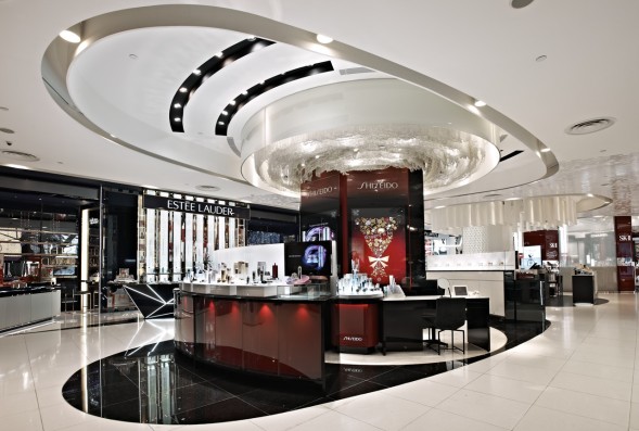 Seeking to provide beauty shoppers with a comprehensive range of beauty services and an immersive brand experience, TANGS invited the best-of-category beauty brands to set up flagship boutiques at TANGS Beauty, offering an array of services, which include expert consultations, skin testing, makeover services and the convenience of instant cashiering. PHOTO: C.K. Tang Limited